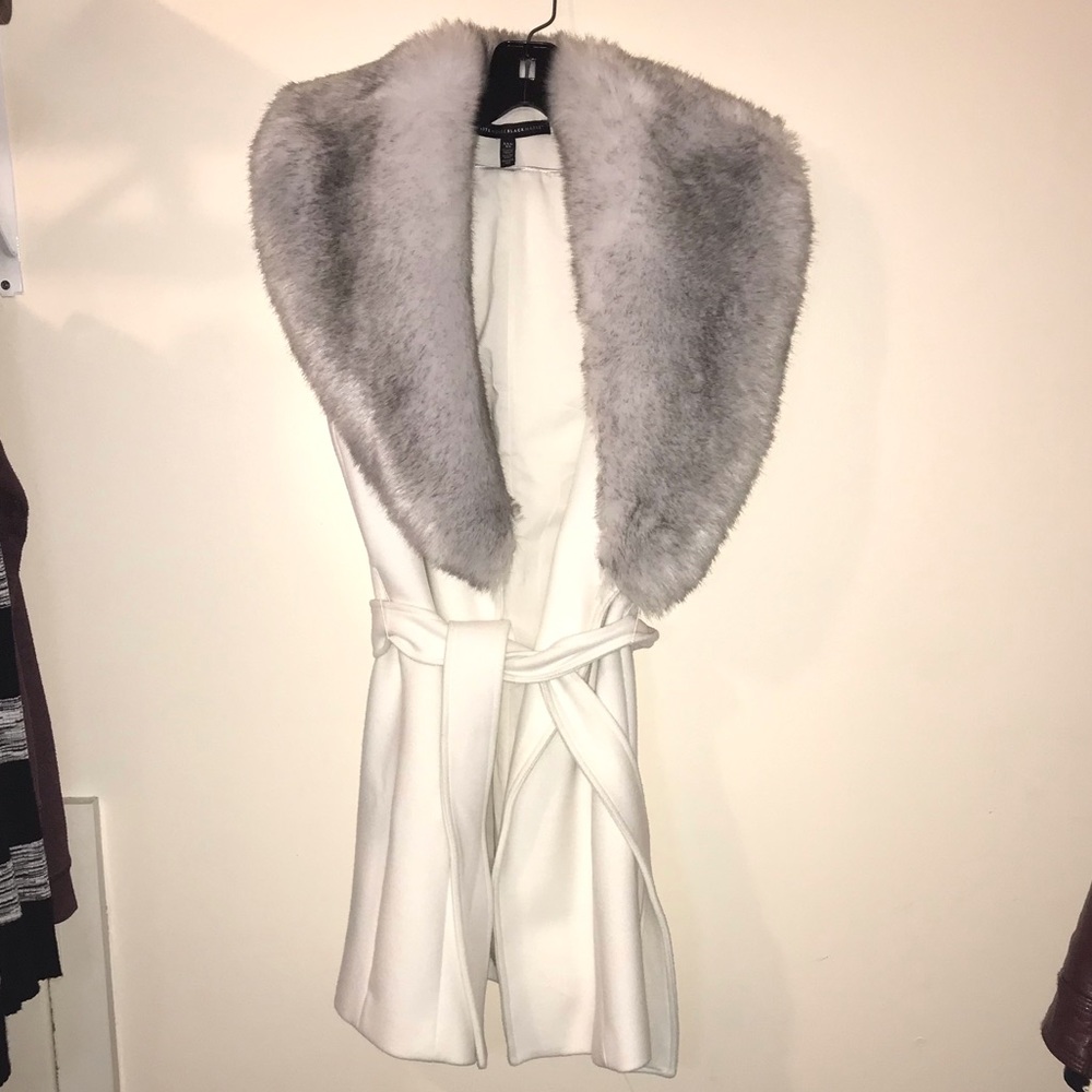WHBM faux fur collar ivory vest w/belt